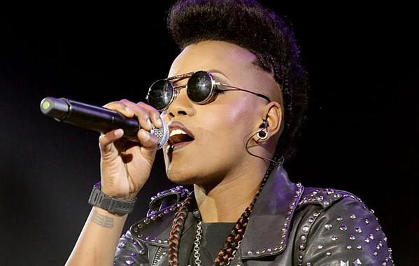 toya_delazy_independent_artist_musician_band_diy_marketing_twitter_strategy