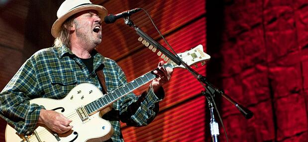 neil-young-1940x900_36163