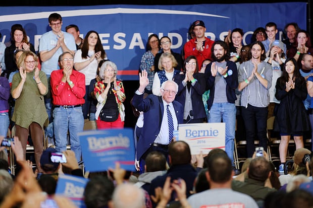 640px-Senator_of_Vermont_Bernie_Sanders_at_Derry_Town_Hall_Pinkerton_Academy_NH_October_30th_2015_by_Michael_Vadon_04