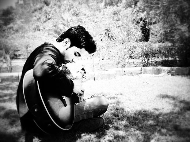 Prajyot_Mahajan_Acoustic_Fingerstyle_Guitarist.jpg