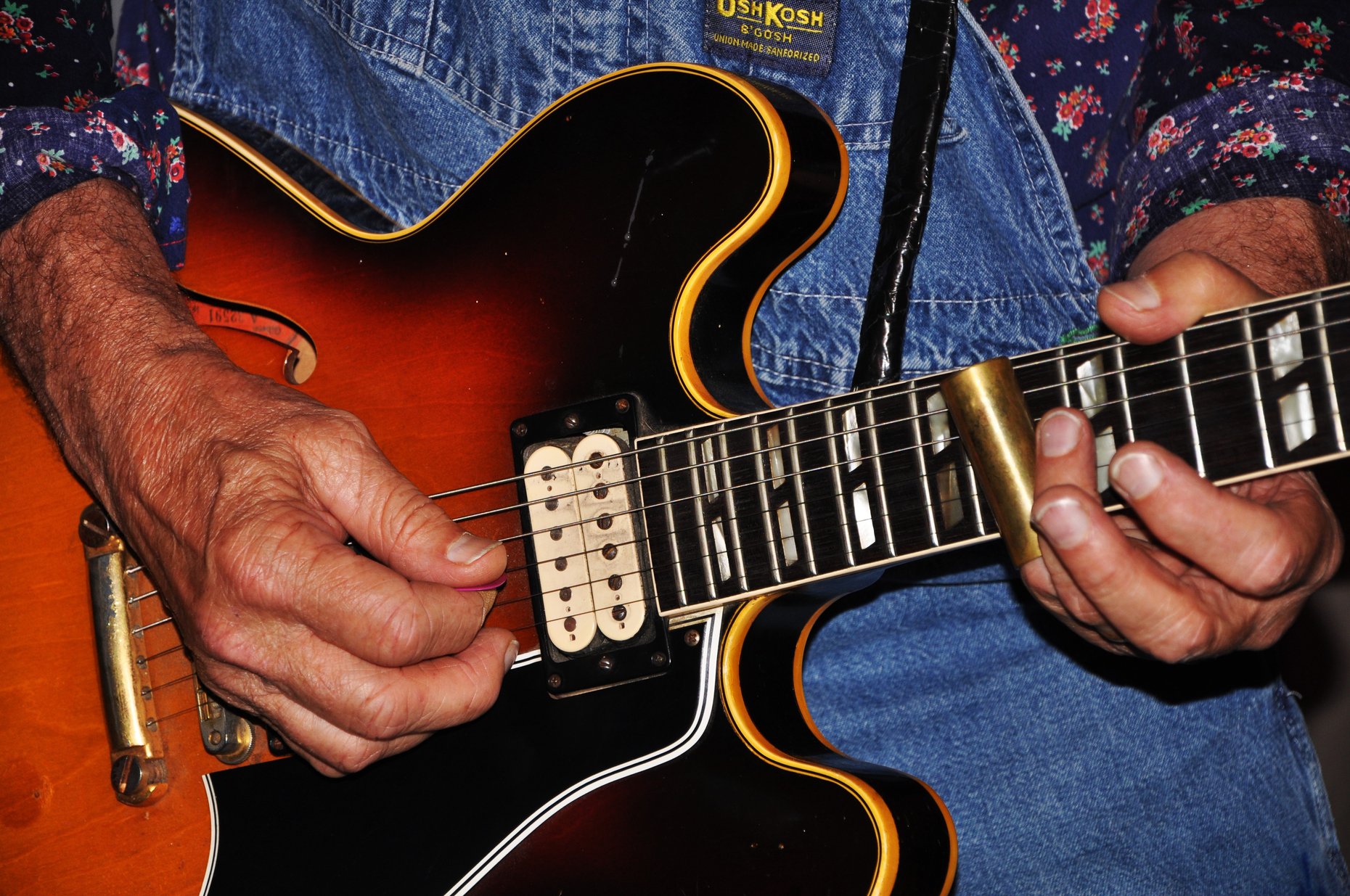 5 Tricks to Sound Like an Expert Slide Guitar Player