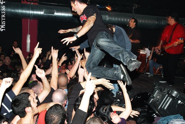 stagediving.jpg