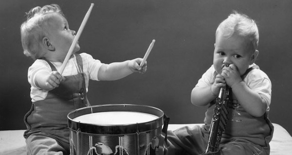 baby-drumming-640