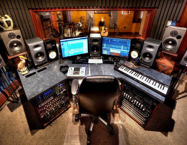 Your Home Recording Studio: How to Keep Your Sessions on Track